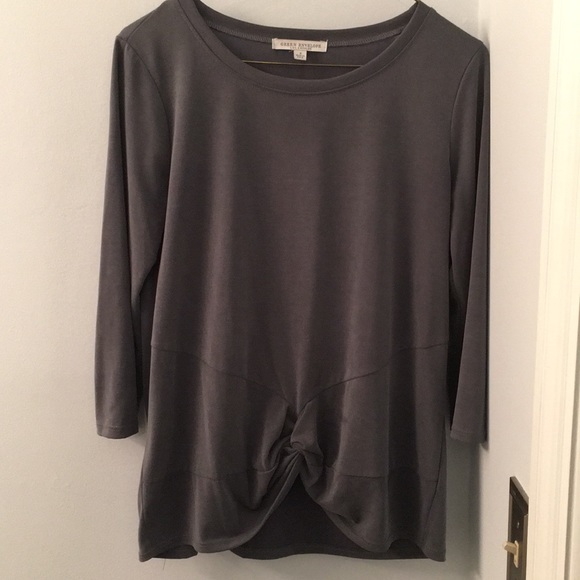Tops - Knotted in the front athleasure top